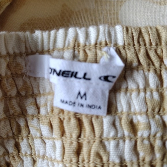 Oneill Tank Top Woman's‎ M Yellow White Floral Crop Galloway Smocked Back - Picture 8 of 10